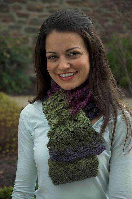 F428 Gina Scarf by Vanessa Ewing  *Plymouth Pattern*