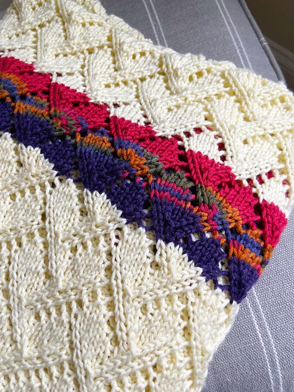 Painted Daisy - Free Pattern by Berroco-Patterns-Berroco-Alpaca Direct