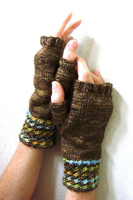 Madelinetosh Daisy Mitts PATTERN ONLY