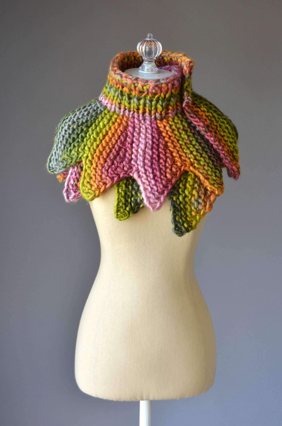 18 Petals by Amy Gunderson-Patterns-Universal Yarns-Alpaca Direct