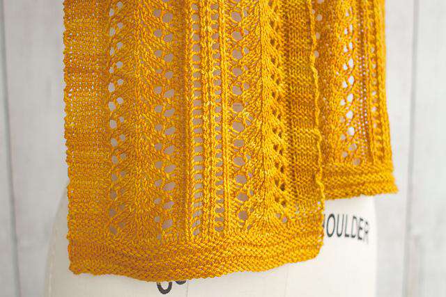 Sage Smudging Scarf by Rox Reverendo-Patterns-Manos del Uruguay-Alpaca Direct