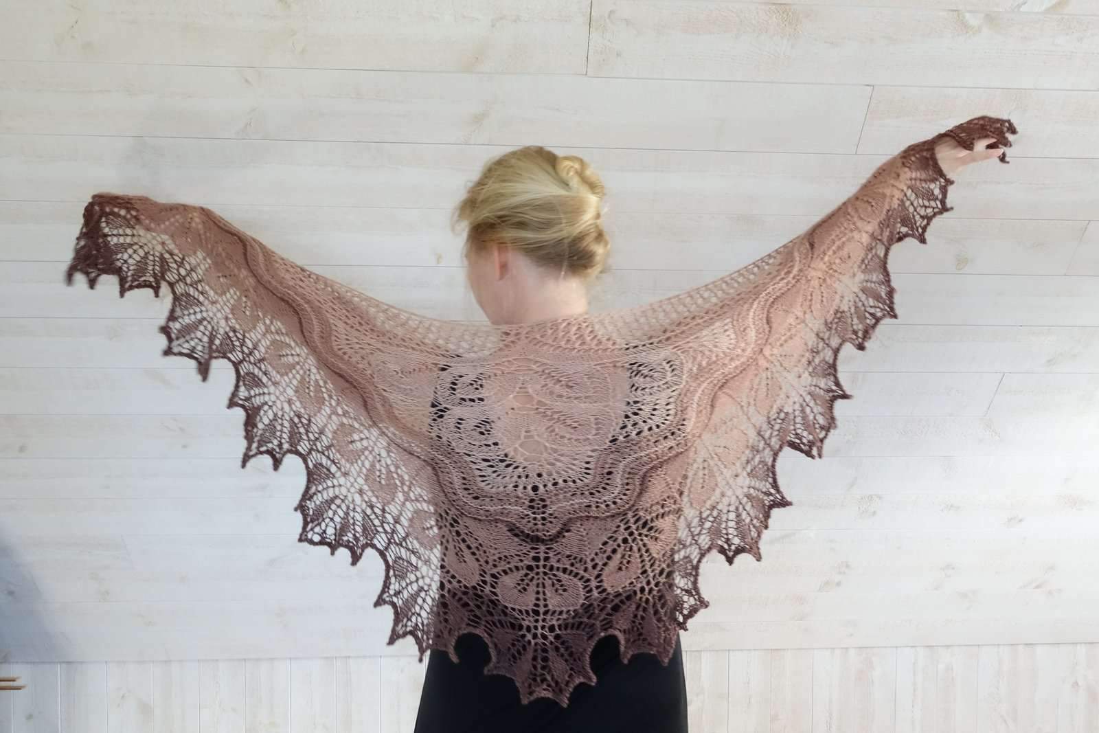 Alberta Shawl by Anne-Lise Maigaard