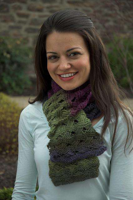 F428 Gina Scarf by Vanessa Ewing *Plymouth Pattern*-Patterns-Plymouth Yarn-Alpaca Direct