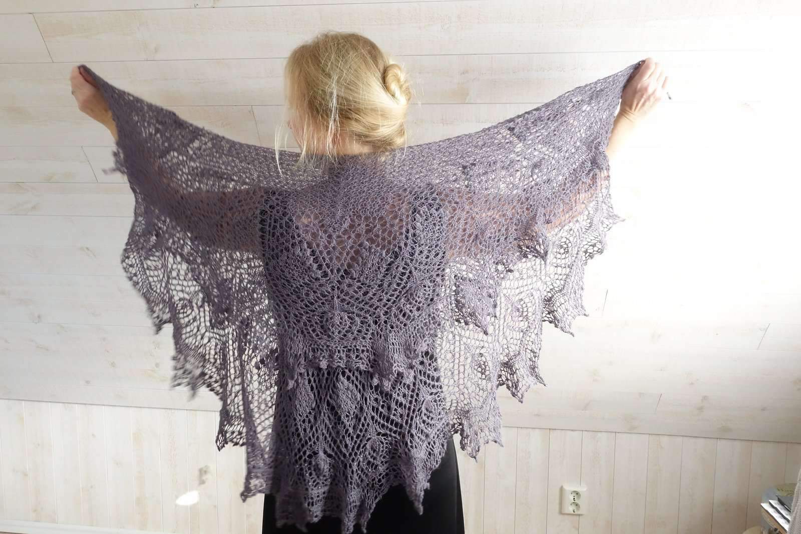 Arum Shawl by Anne-Lise Maigaard