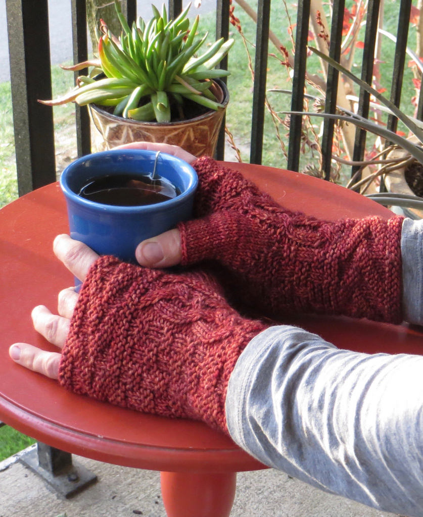 Luckdragon Mitts by Verybusymonkey-Patterns-Verybusymonkey-Alpaca Direct
