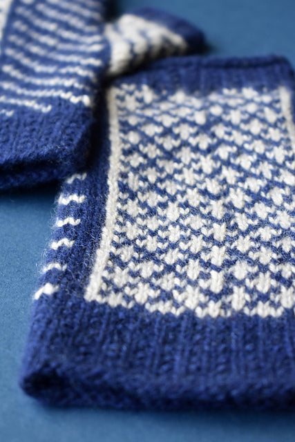 Diamanté Mitts by Amy Gunderson *Universal Pattern*-Patterns-Universal Yarns-Alpaca Direct