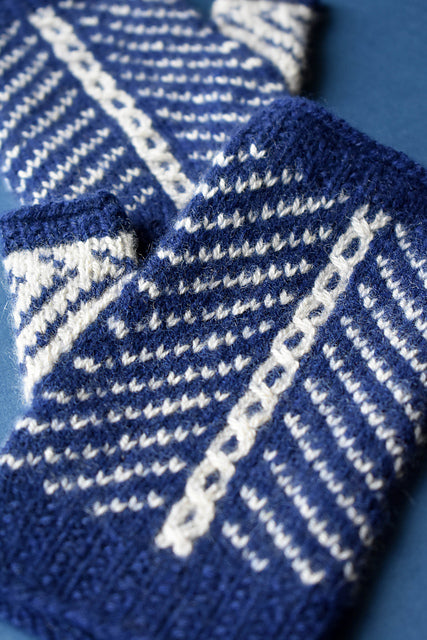 Diamanté Mitts by Amy Gunderson *Universal Pattern*-Patterns-Universal Yarns-Alpaca Direct