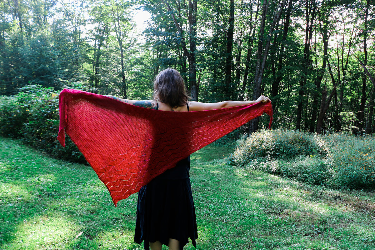 The Red Queen’s Shawl by Anna Stasiak-Patterns-Frabjous Fibers-Alpaca Direct