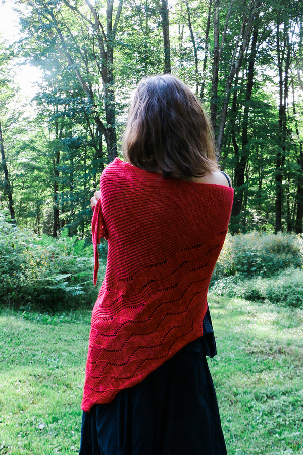 The Red Queen’s Shawl by Anna Stasiak-Patterns-Frabjous Fibers-Alpaca Direct