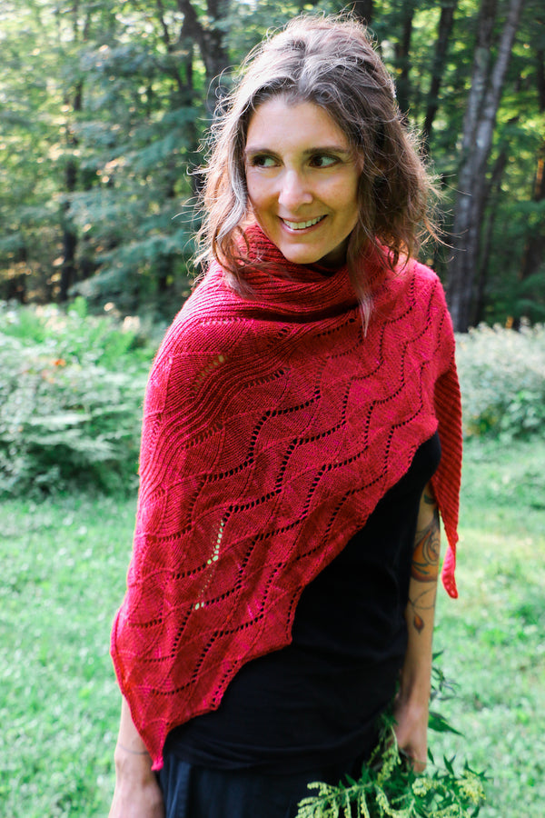 The Red Queen’s Shawl by Anna Stasiak-Patterns-Frabjous Fibers-Alpaca Direct