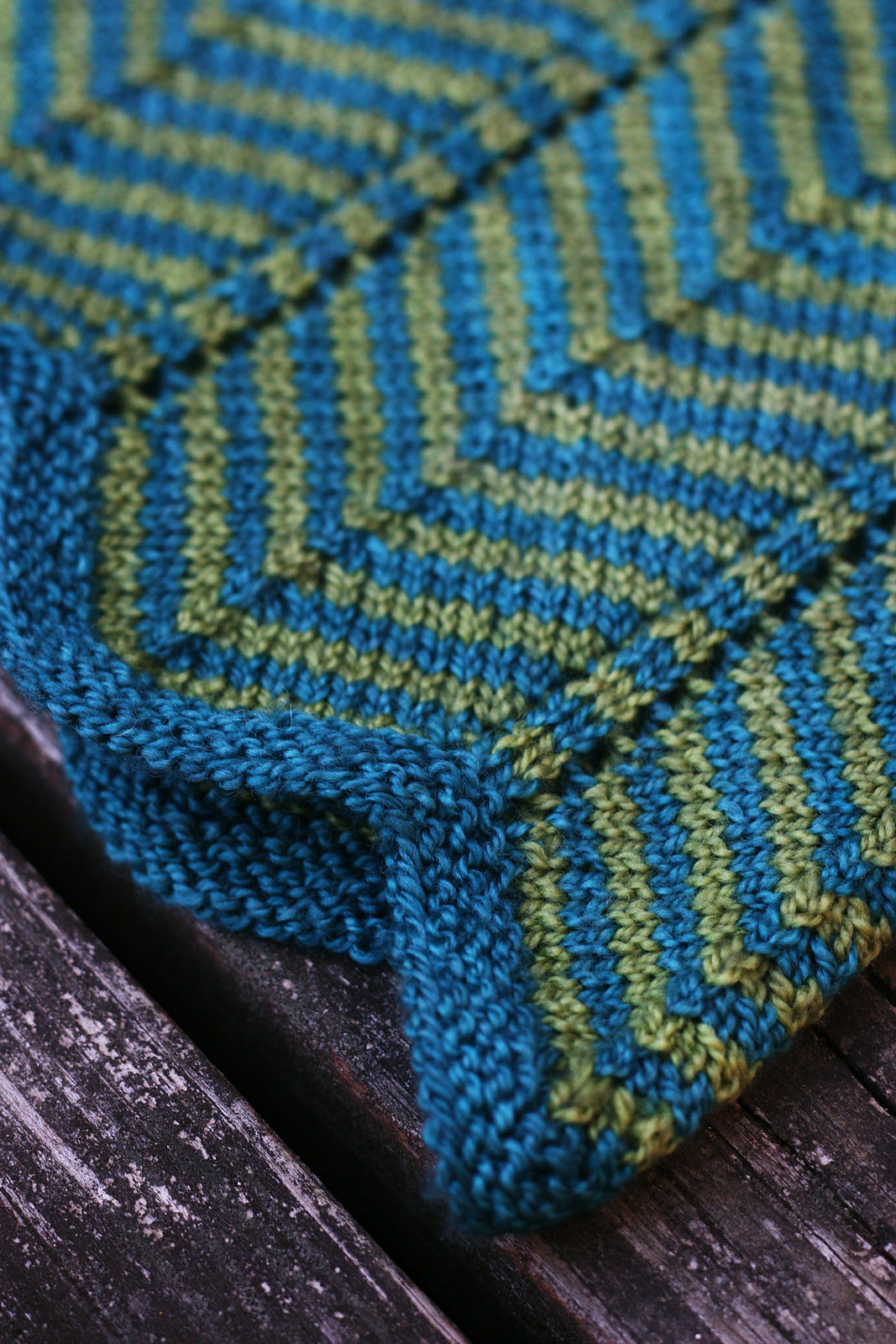 Zig-Zaggerate by Stephanie Shiman-Patterns-Frabjous Fibers-Alpaca Direct