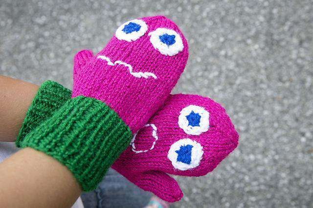 F698 Monster Mitts by Plymouth-Patterns-Plymouth Yarn-Alpaca Direct
