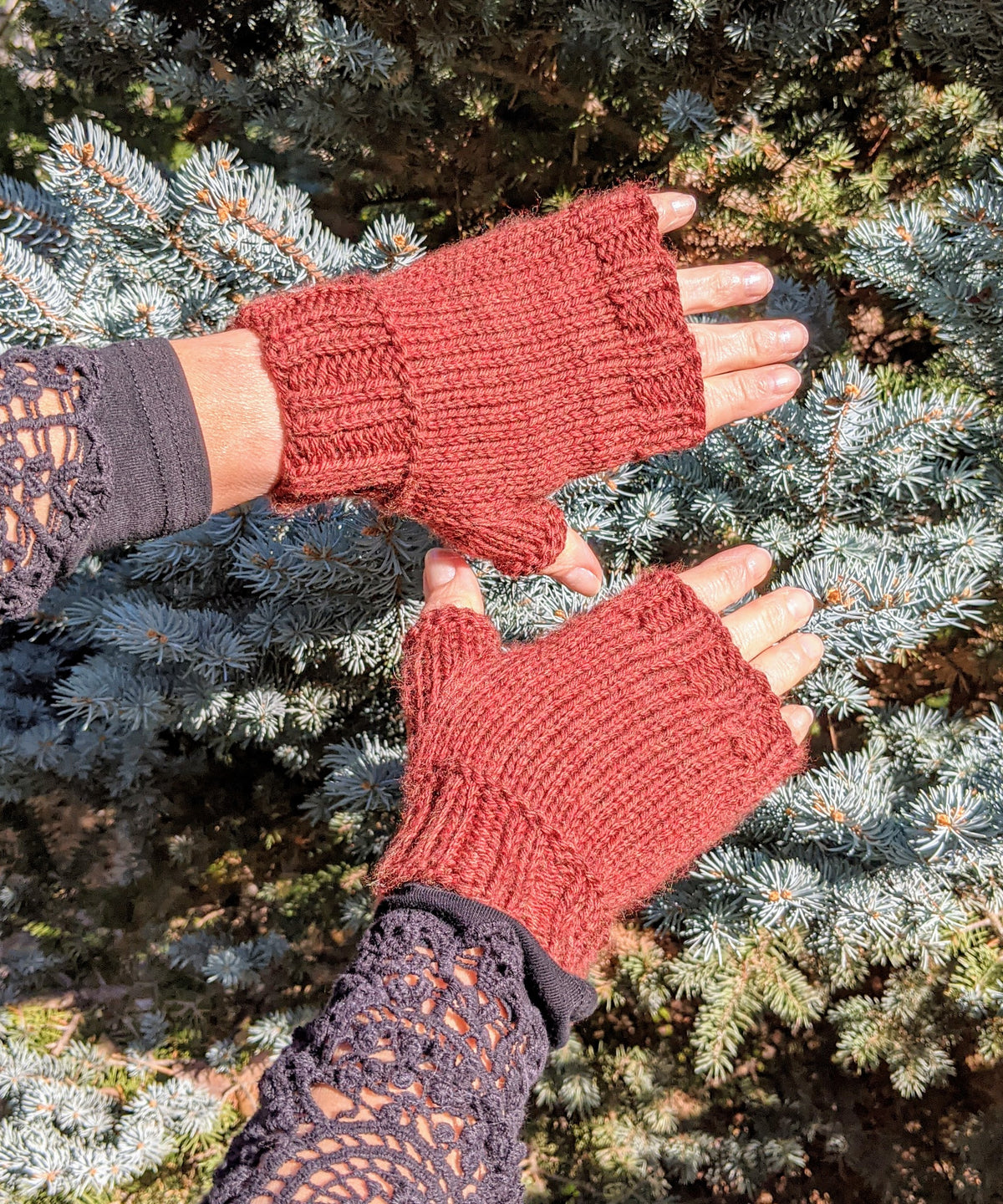 Simple and Smart Fingerless Mitts-Patterns-Alpaca Direct-Alpaca Direct