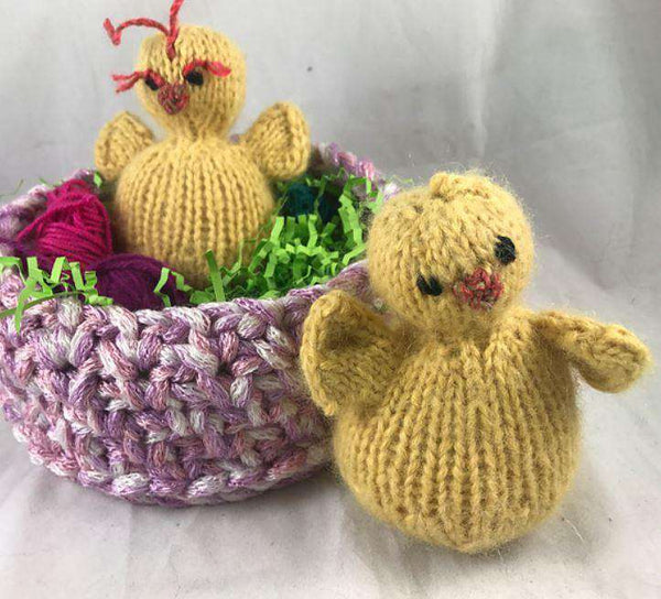 Spring chicks with Nest-Pattern